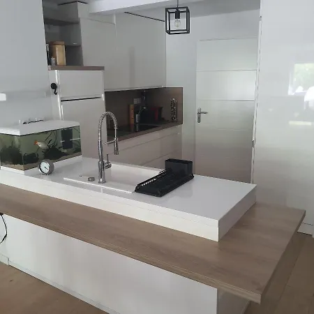 Accommodatie bij particulieren Jolie Parentale, Et Salle D'eau, Avec Son Coin De Verdure A 5 Minutes A Pied Du Centre Bordeaux