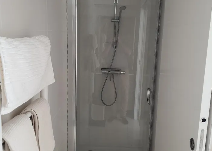 Parentale Du Centre-ville: Verdure Et Tranquillité Homestay *