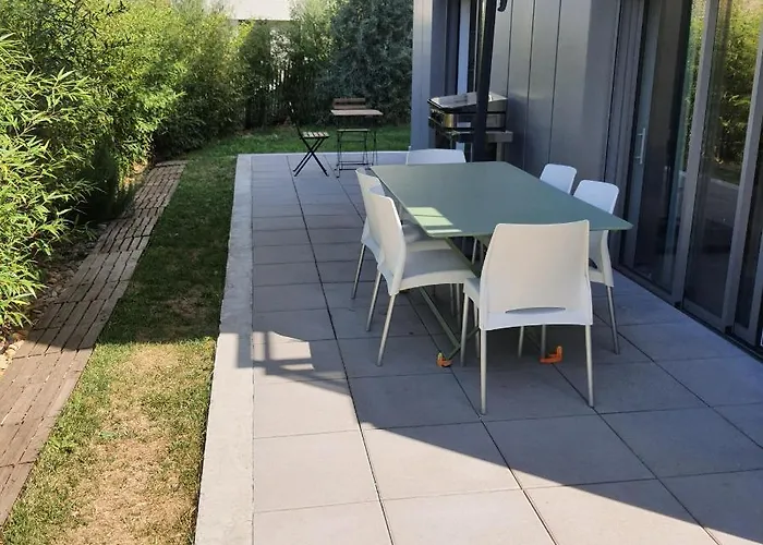 Parentale Du Centre-ville: Verdure Et Tranquillité Homestay