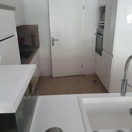 Parentale Du Centre-ville: Verdure Et Tranquillité Homestay *